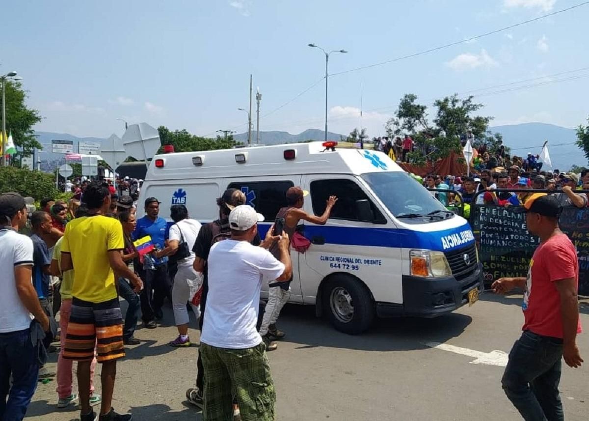 Переворот в Венесуэле: на границе с Бразилией произошли столкновения, есть погибшие Переворот в Венесуэле: на границе с Бразилией произошли столкновения, есть погибшие