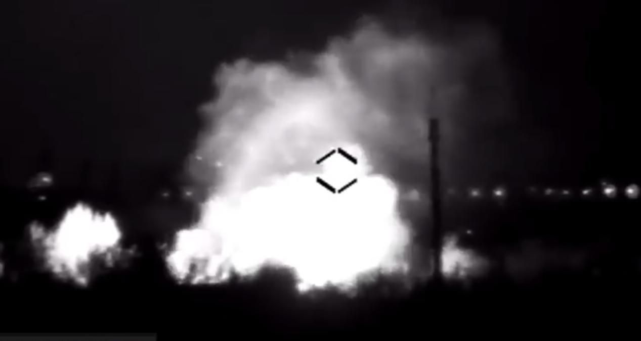 На Донбассе взорвался склад боеприпасов боевиков: яркое видео