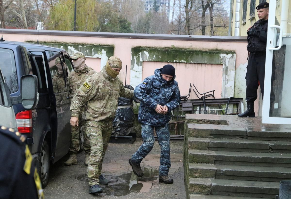 Полоненим українським морякам провели обстеження в московській лікарні