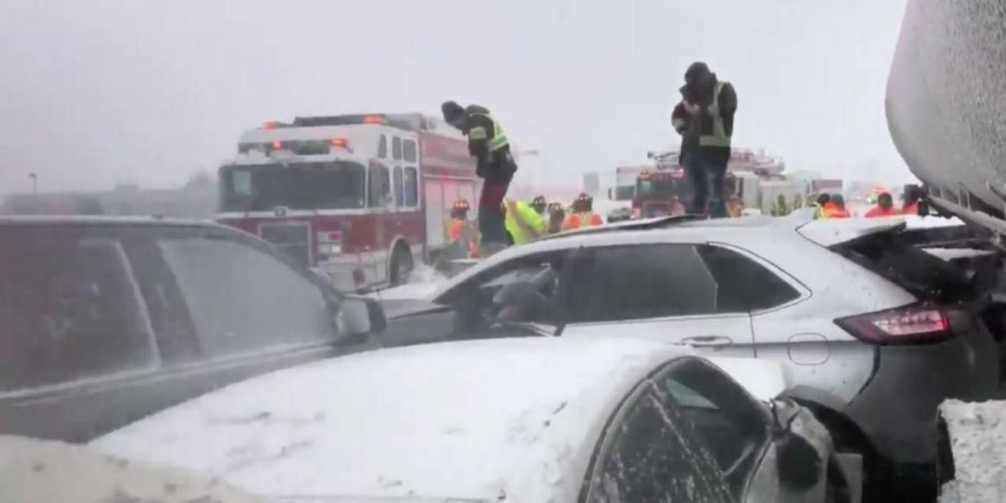 У Канаді сталася ДТП за участю 70 авто У Канаді сталася ДТП за участю 70 авто