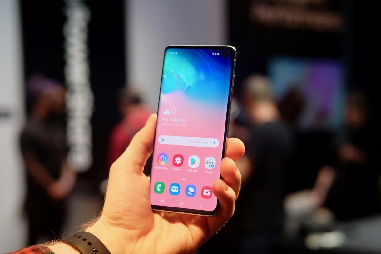 Samsung может переименовать линейку флагманских смартфонов