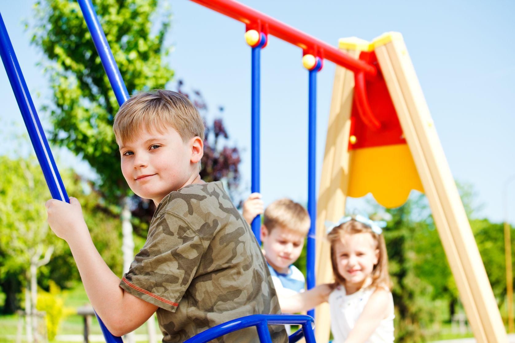 В Украине разрешили строительство детских площадок на крышах домов В Украине разрешили строительство детских площадок на крышах домов