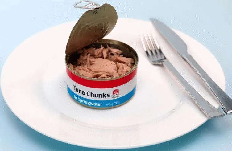 Крістіан Бейл їв на день банку консервованого тунця