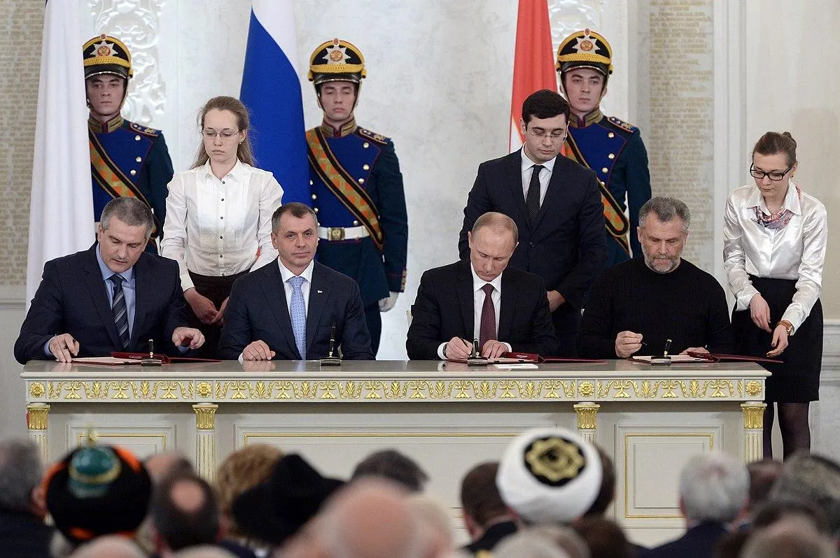 Путін підписав договір про прийняття Криму до складу РФ