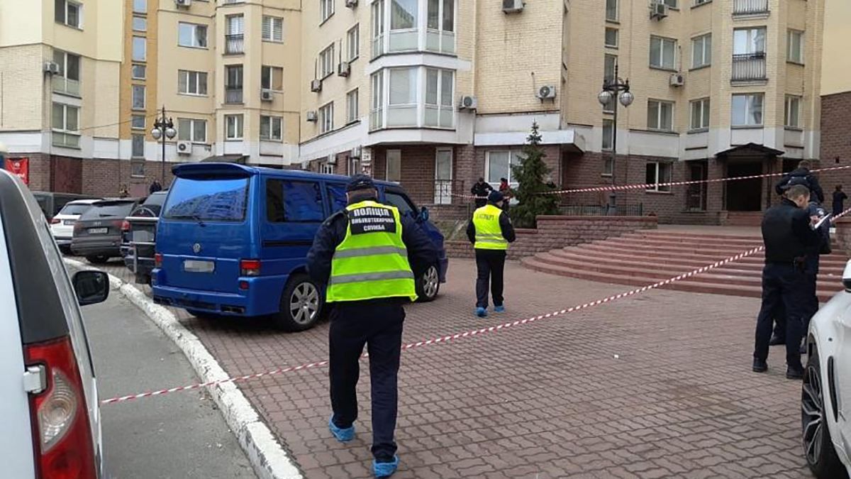 В Киеве на Оболони взорвался автомобиль: фото и видео