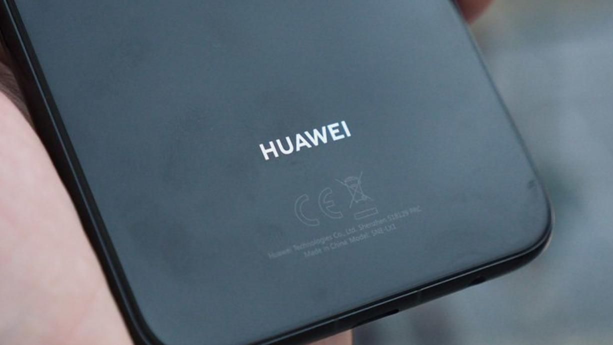 Смартфон Huawei P30 Pro засвітився в руках президента компанії