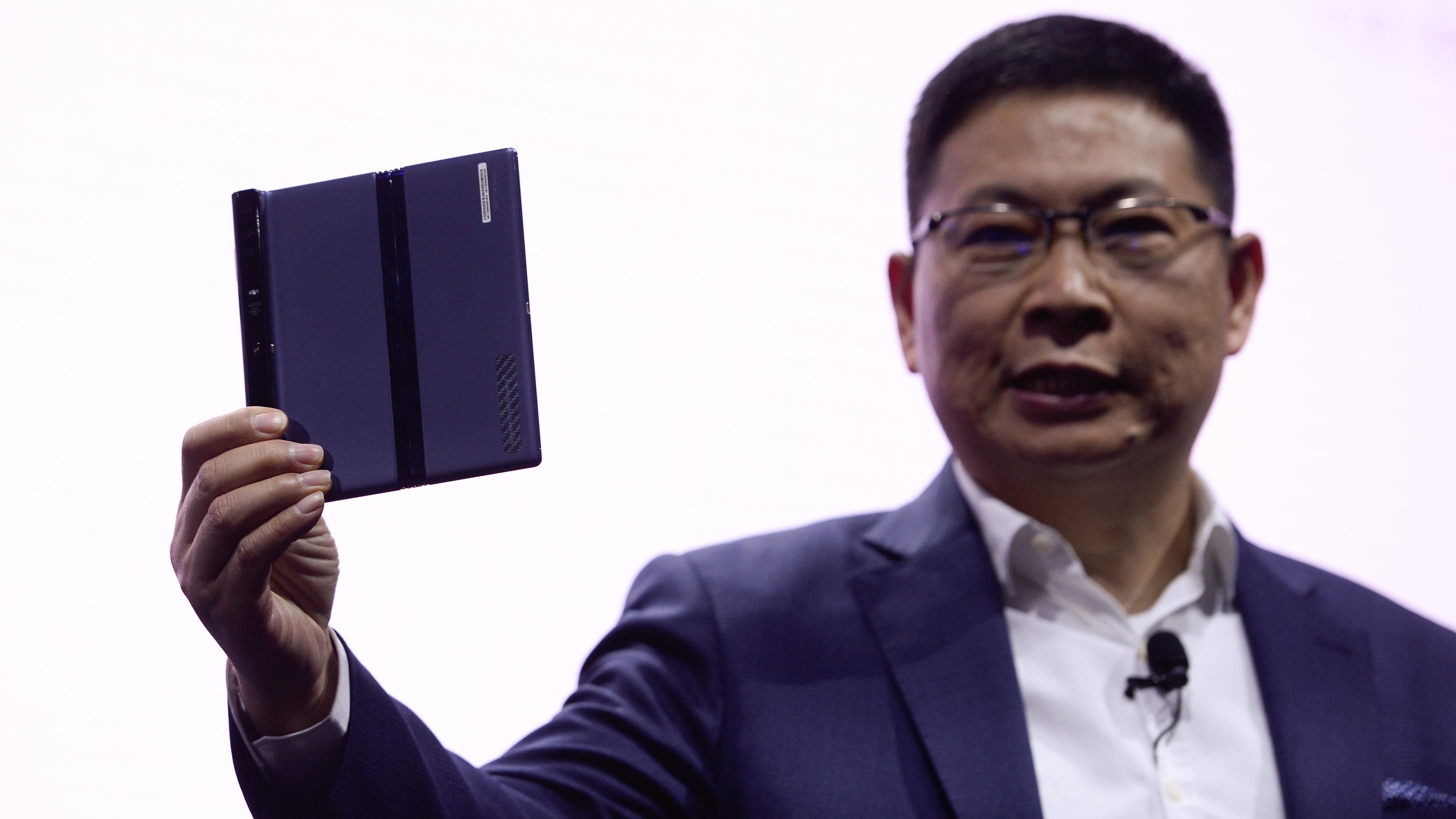 Складний смартфон Huawei Mate X міг мати інший дизайн: деталі