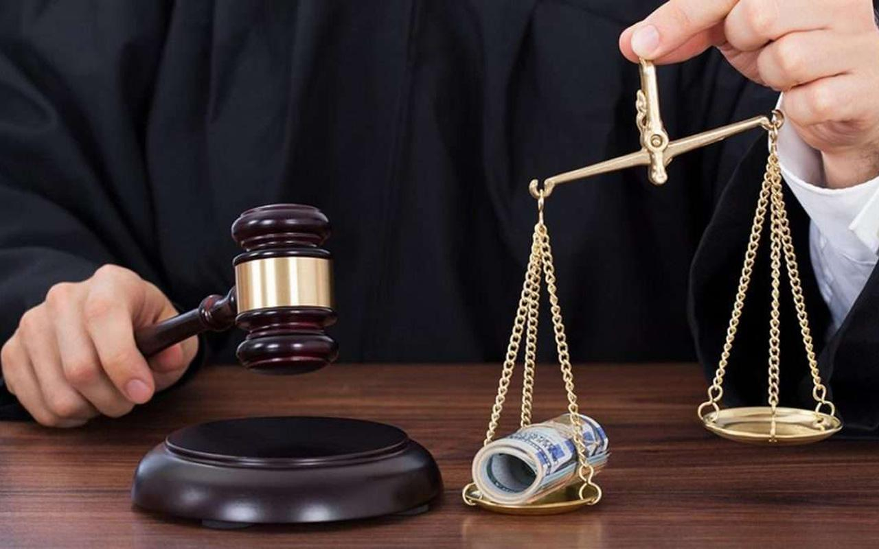 Конституционный суд бросил тень на самого себя, – эксперт об отмене "коррупционной" статьи