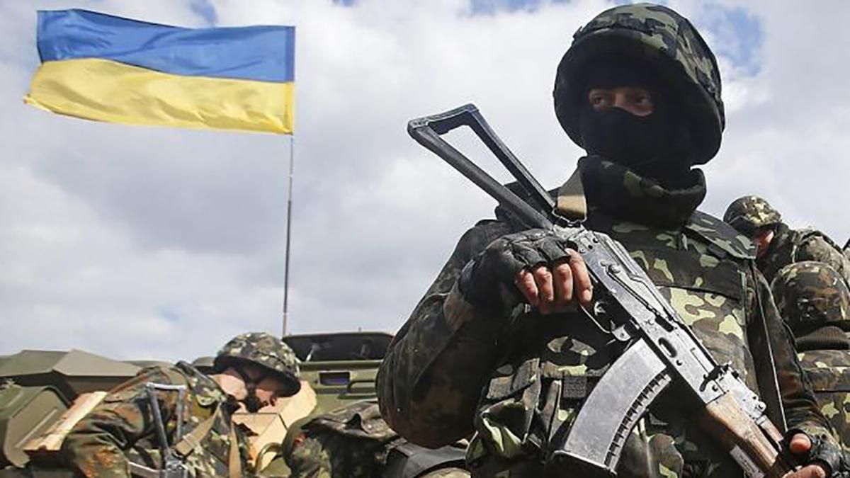 Неспокійна доба на Донбасі: поранений український воїн, знищено двох окупантів