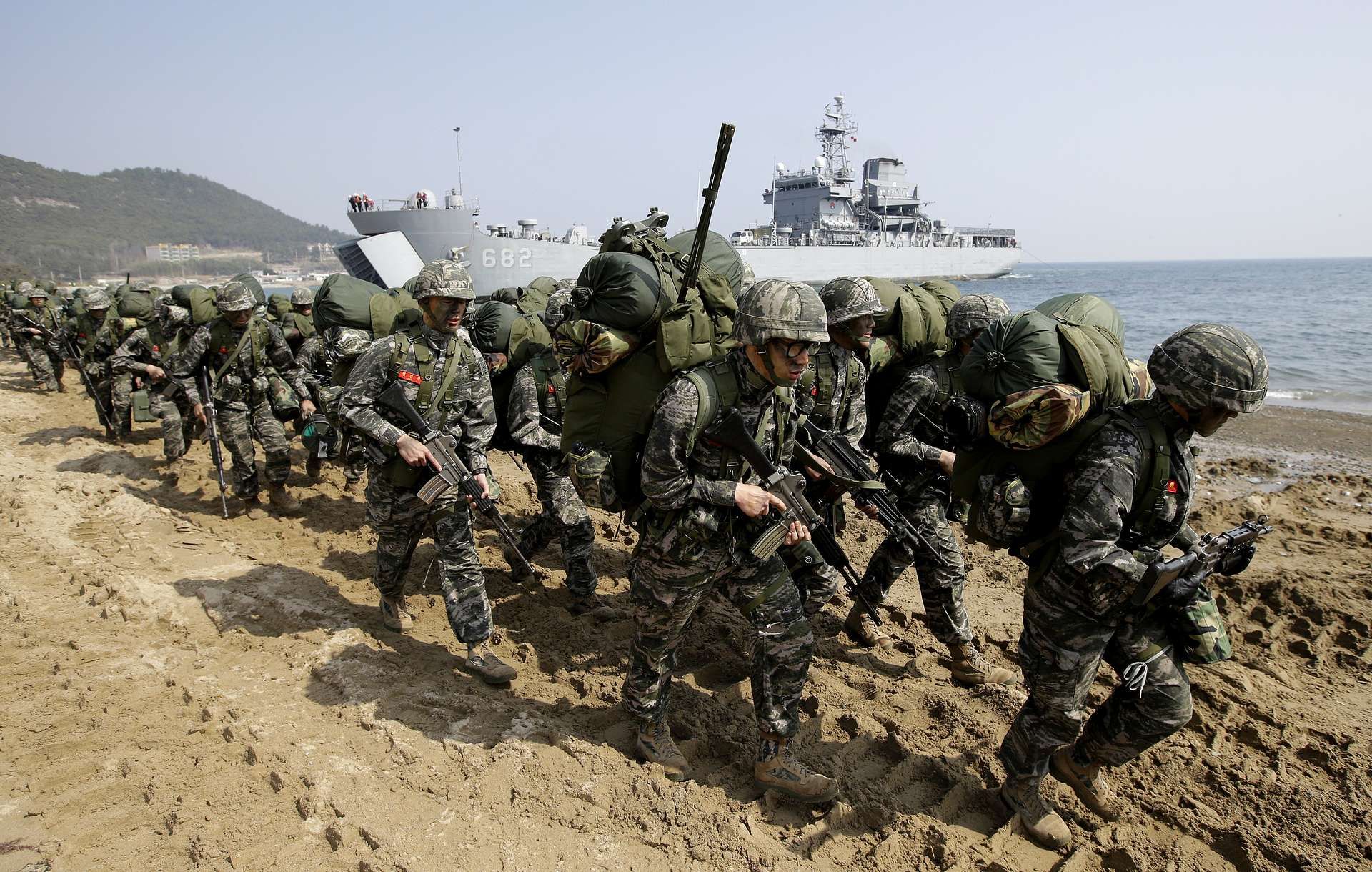 США та Південна Корея вирішили припинити спільні військові навчання - 3 марта 2019 - Телеканал новостей 24