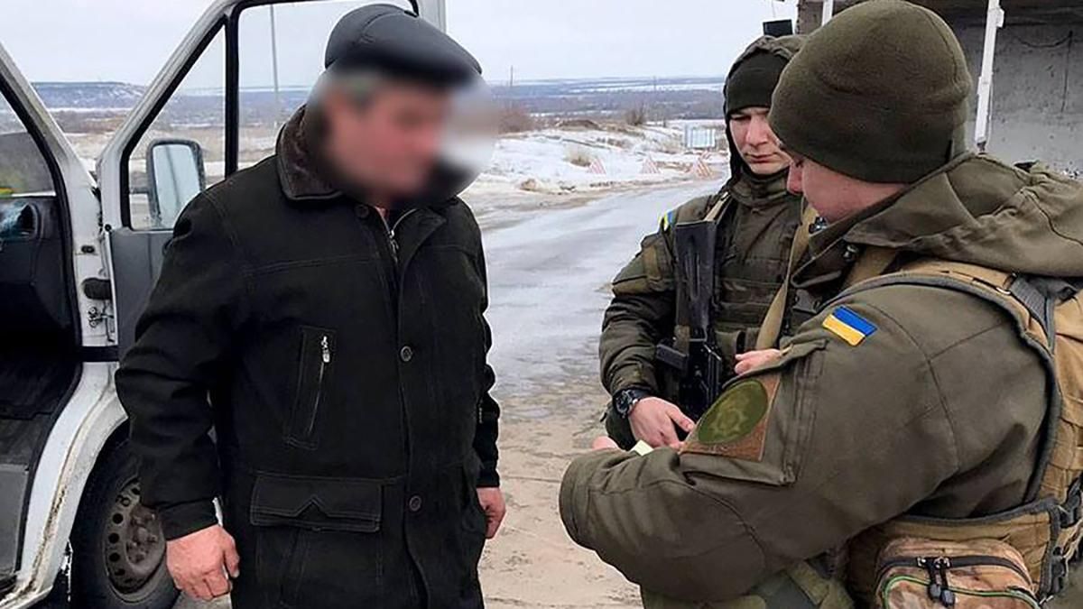 Украинские военные задержали коллаборанта из Луганщины Украинские военные задержали коллаборанта из Луганщины