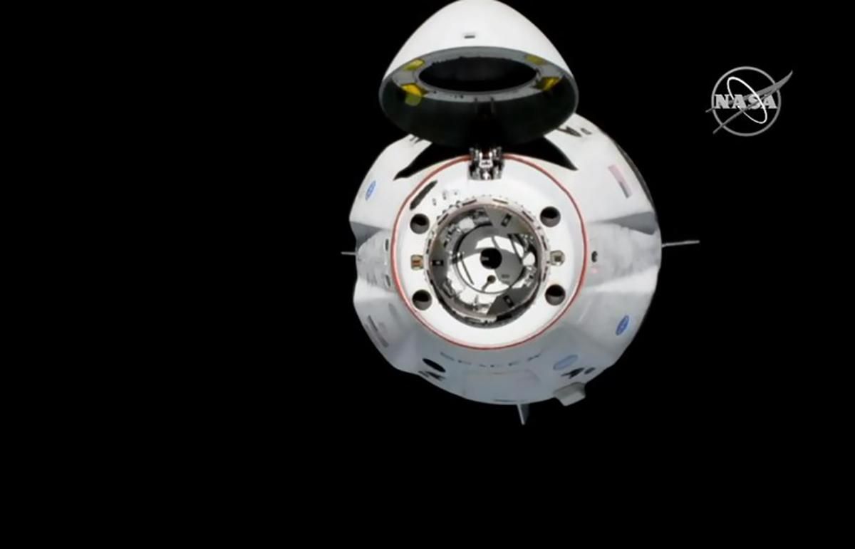 Космічний корабель SpaceX успішно пристикувався до Міжнародної космічної станції Космічний корабель SpaceX успішно пристикувався до Міжнародної космічної станції