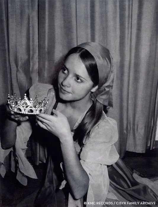 Квітка Цісик у юності 