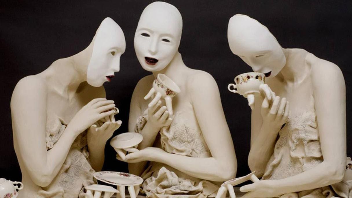 Горнята, які можуть вкусити: фото сюрреалістичних скульптур Роніт Баранги