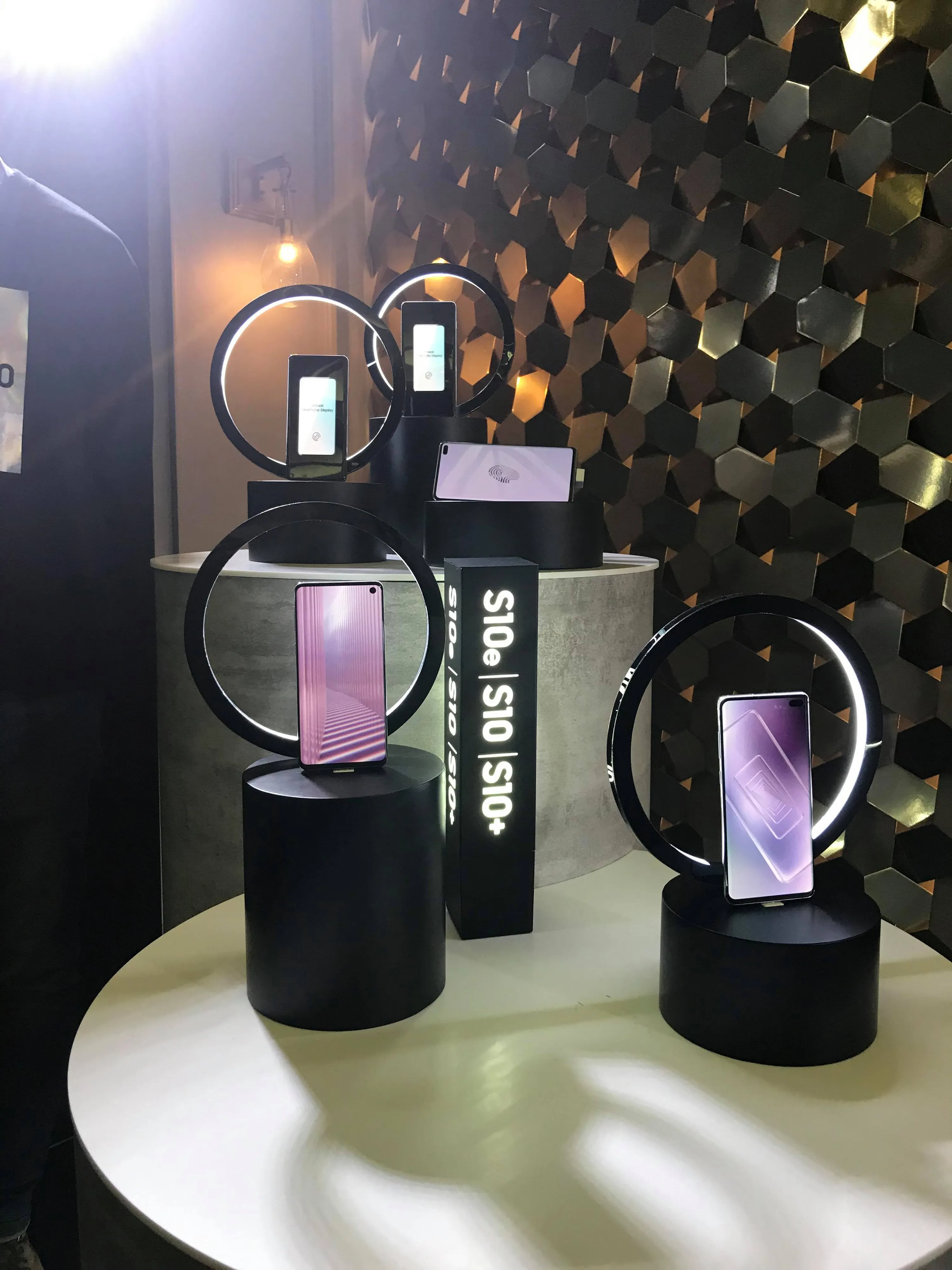 Samsung Galaxy S10 купити