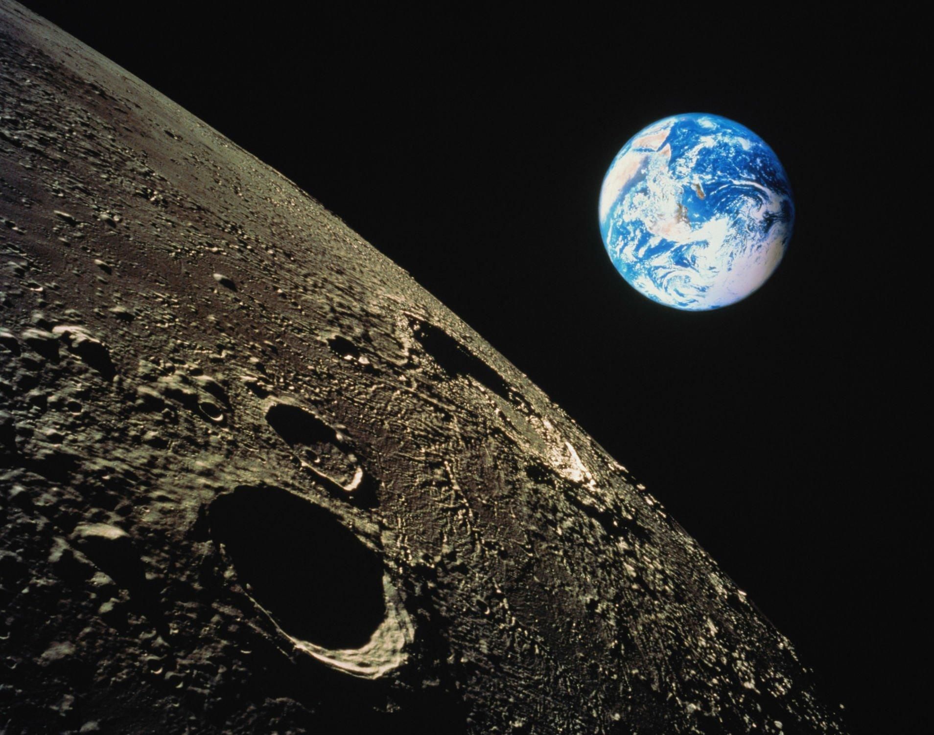 Третій архів людської історії відправили на Місяць: фото подорожі корабля