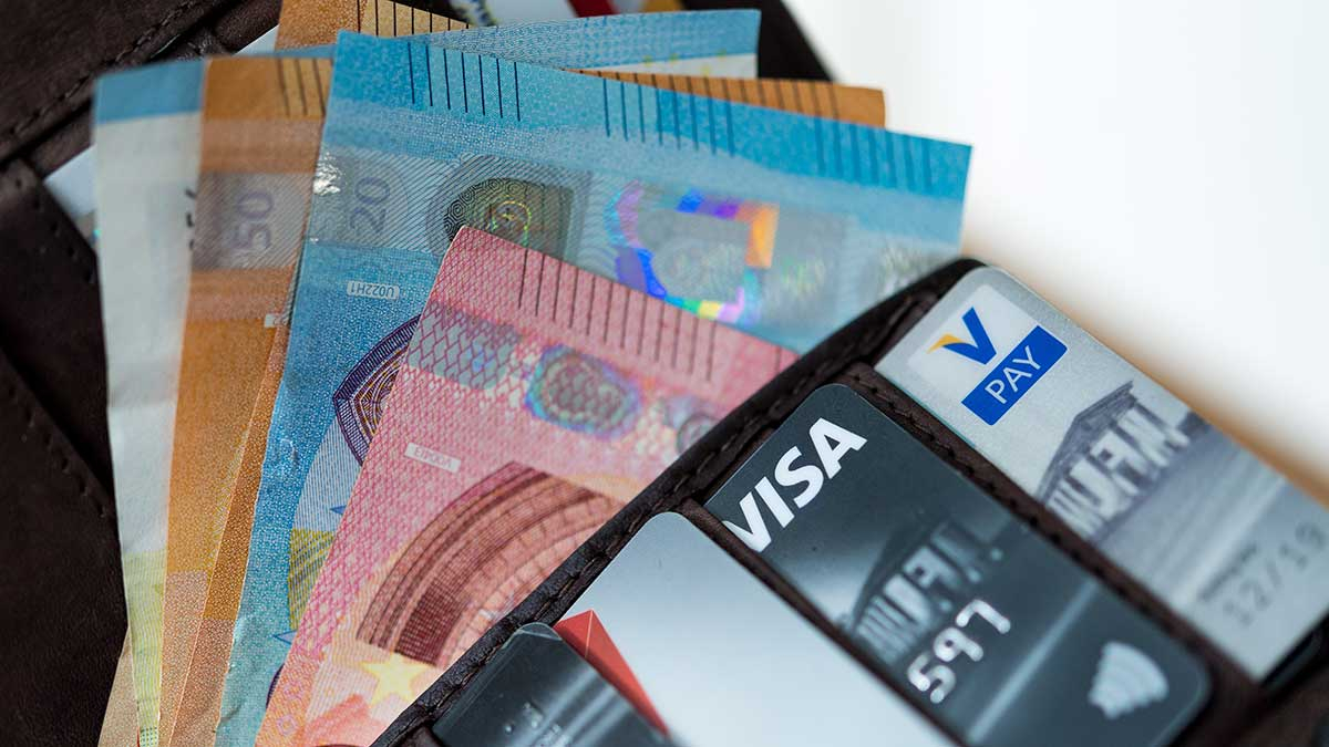 Наличный курс валют на 06.03.2019: курс доллара и евро