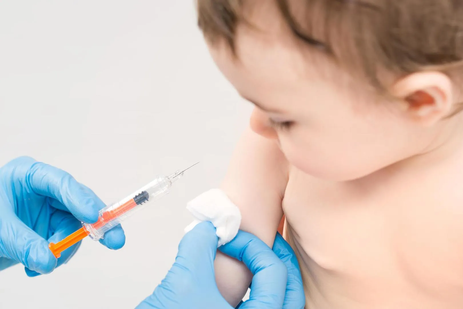 Вчені зруйнували міф про ускладнення після введення вакцини КПК