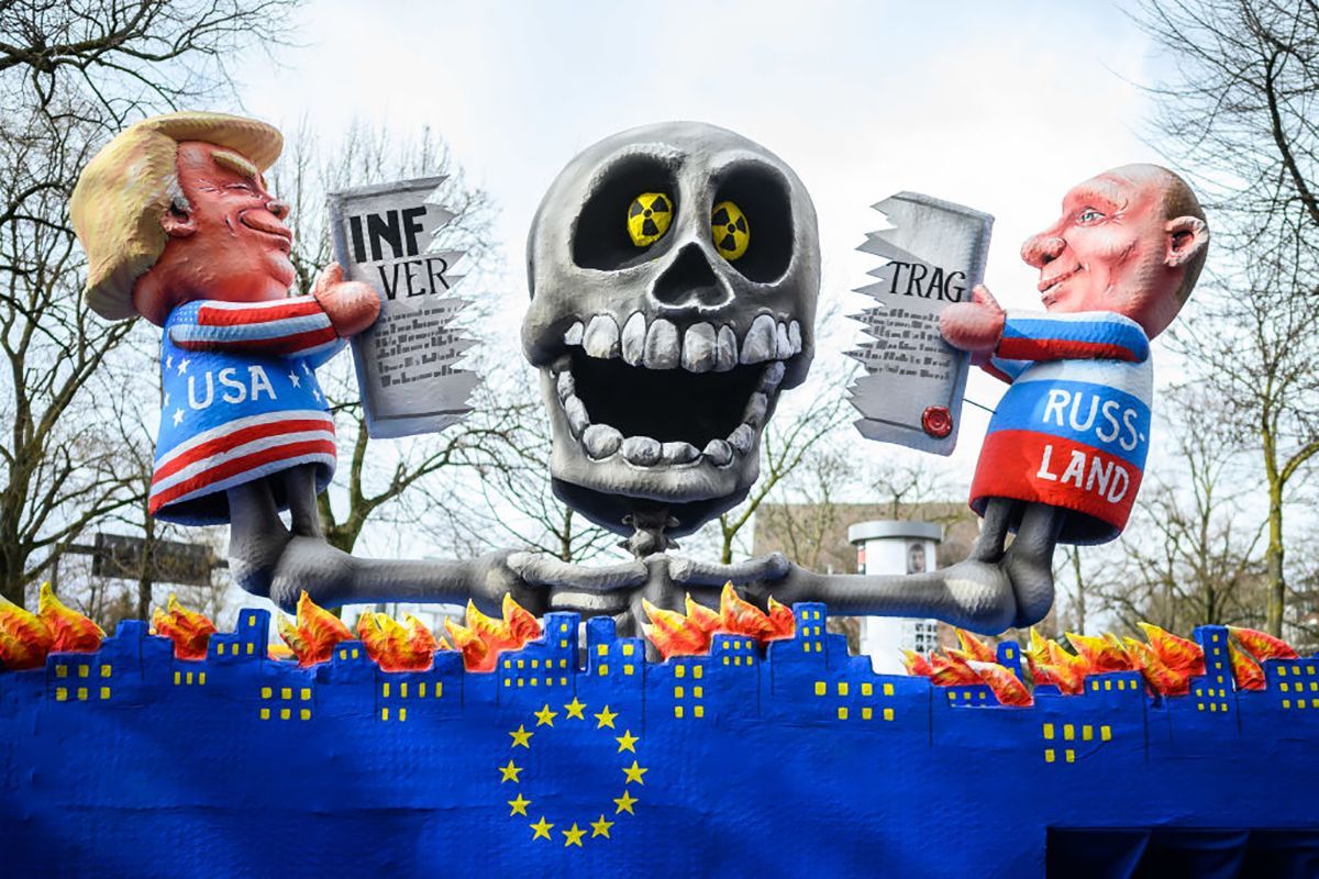 Голий Трамп, Путін і Кім Чен Ин: у Європі на карнавалах глузують із політиків