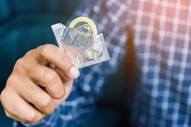 В Україні виявили небезпечну партію презервативів Durex 