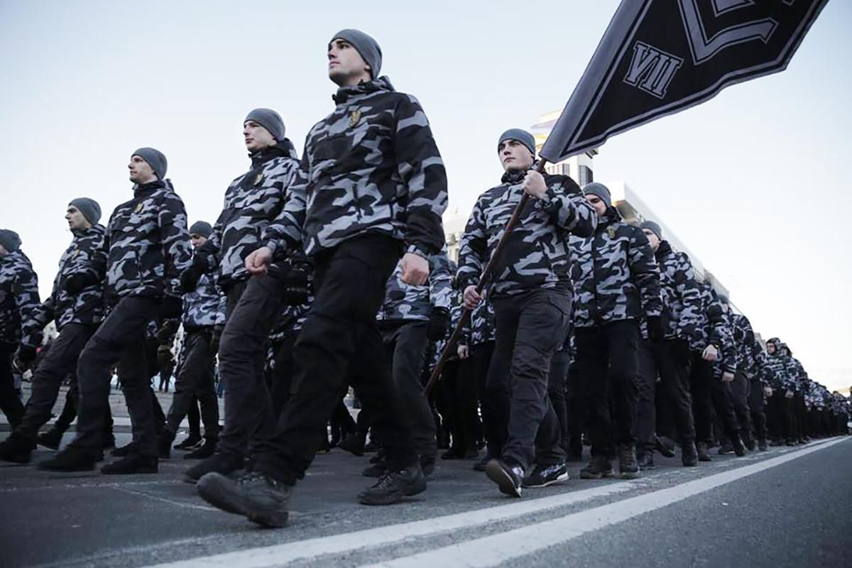 Погрози "Нацдружин" про застосування сили на виборах: ЦВК звернулась до СБУ Погрози "Нацдружин" про застосування сили на виборах: ЦВК звернулась до СБУ