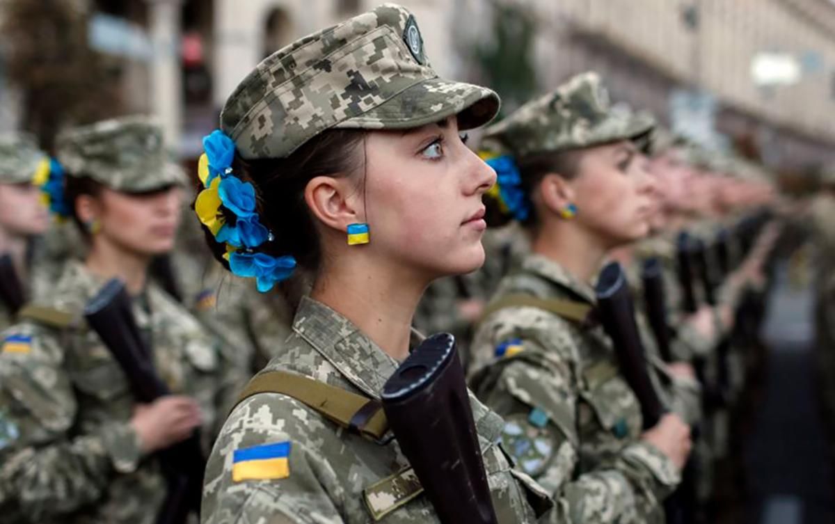 Українським дівчатам дозволили навчатися у військових ліцеях та закладах вищої освіти