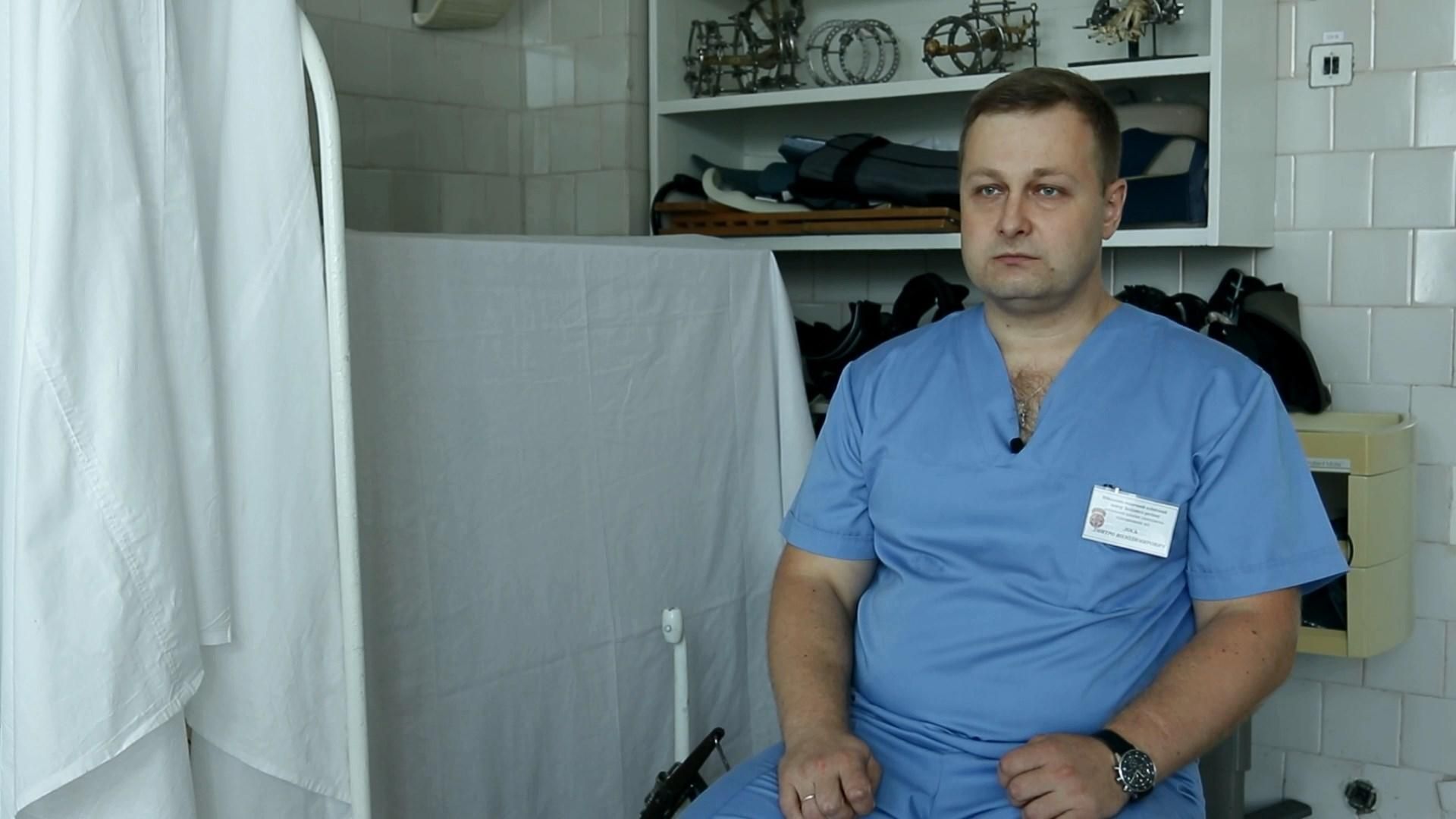 Операционным столом была кушетка из аэропорта: история медика, который спасал жизнь на Донбассе