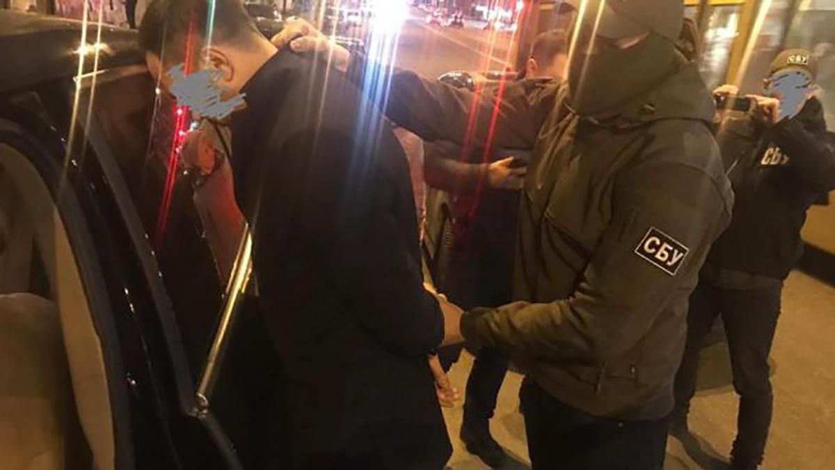 Заместителя председателя Госводагентства поймали на горячем при получении большой взятки Заместителя председателя Госводагентства поймали на горячем при получении большой взятки