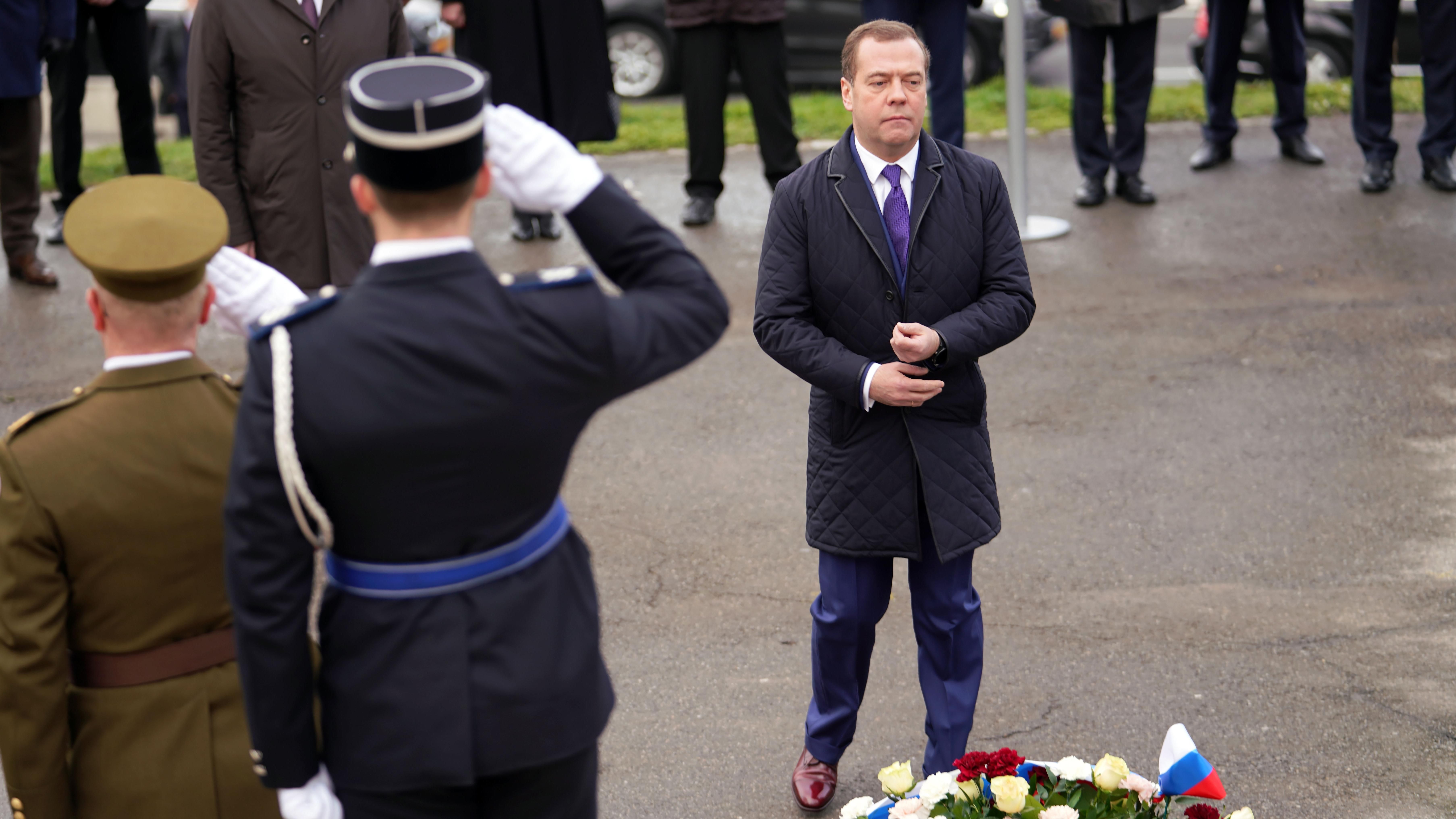 Как Медведев своим поведением сначала шокировал, а потом рассмешил жителей Люксембурга