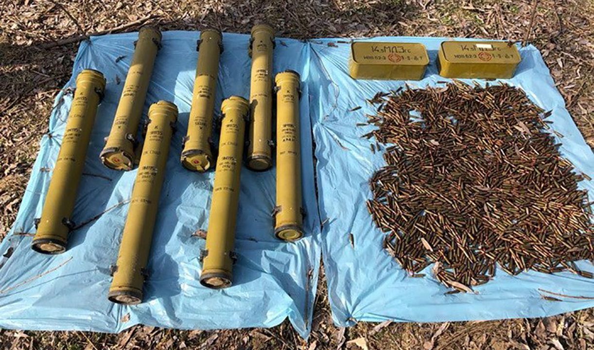Ракети, гранати, вибухівка: на Київщині виявили "закладки" зі зброї, вивезеної з Донбасу