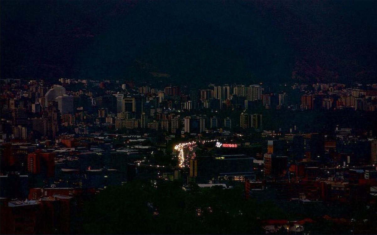 Венесуэла осталась без света из-за аварии на гидроэлектростанции