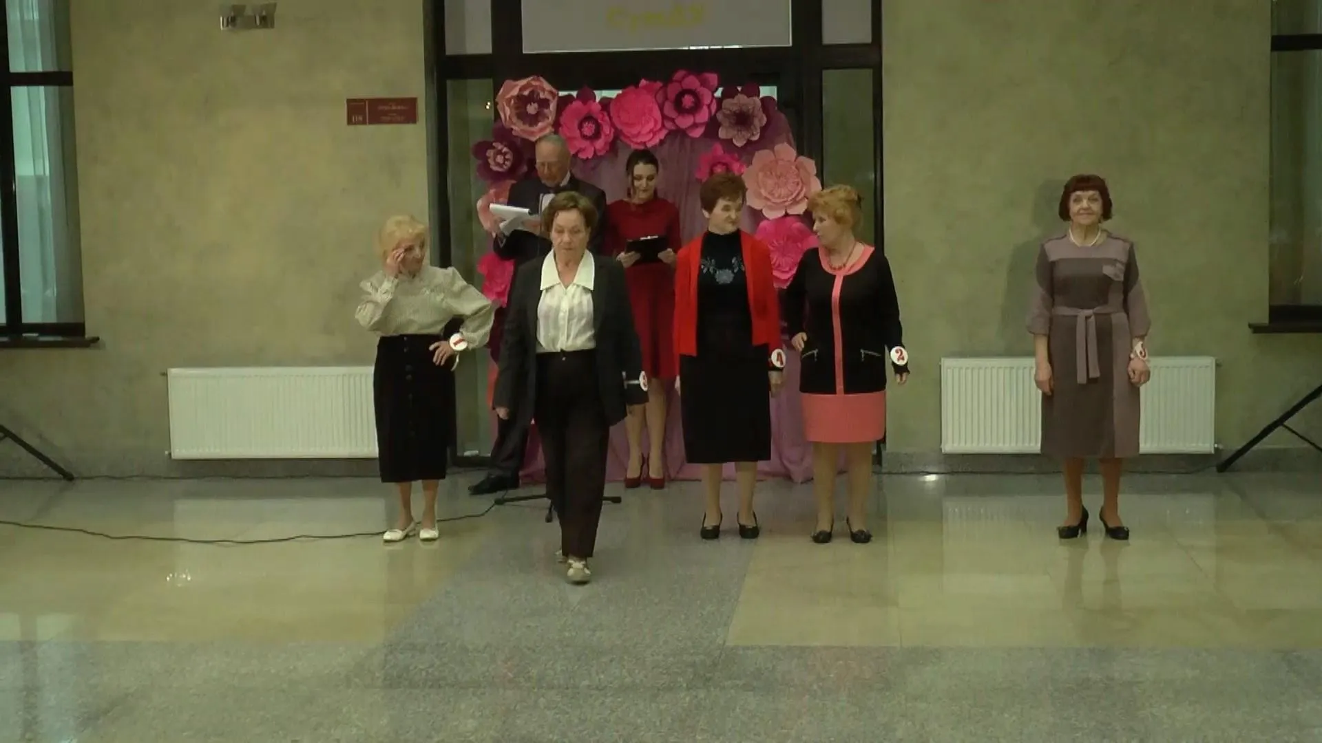 Дефіле на конкурсі краси Дефіле на конкурсі краси