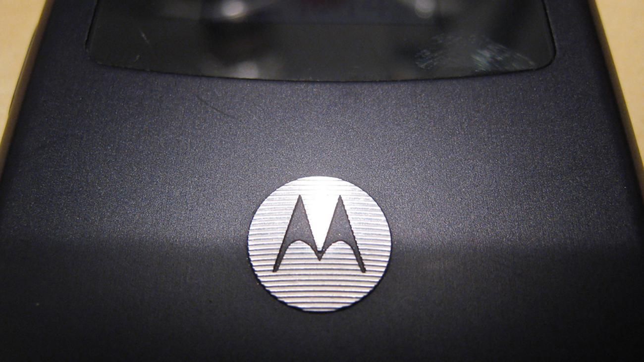 Розкрили основні особливості гнучкого смартфона Motorola Razr V3