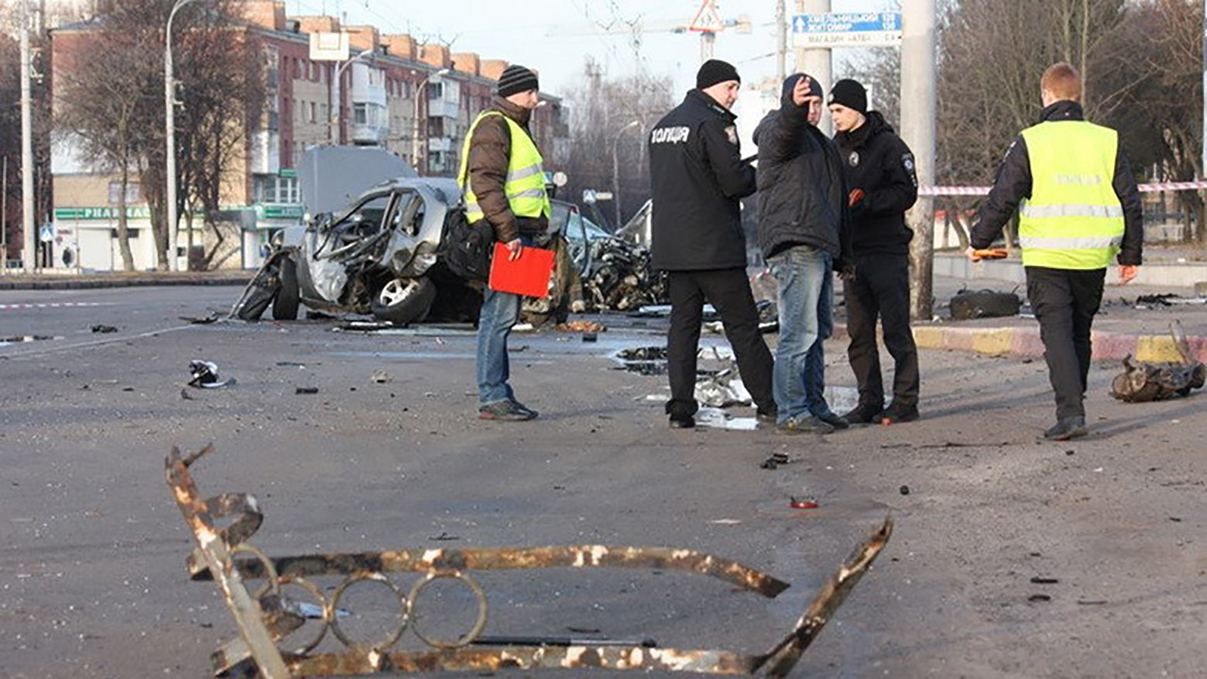 Іномарка врізалась у таксі у Вінниці: багато потерпілих 