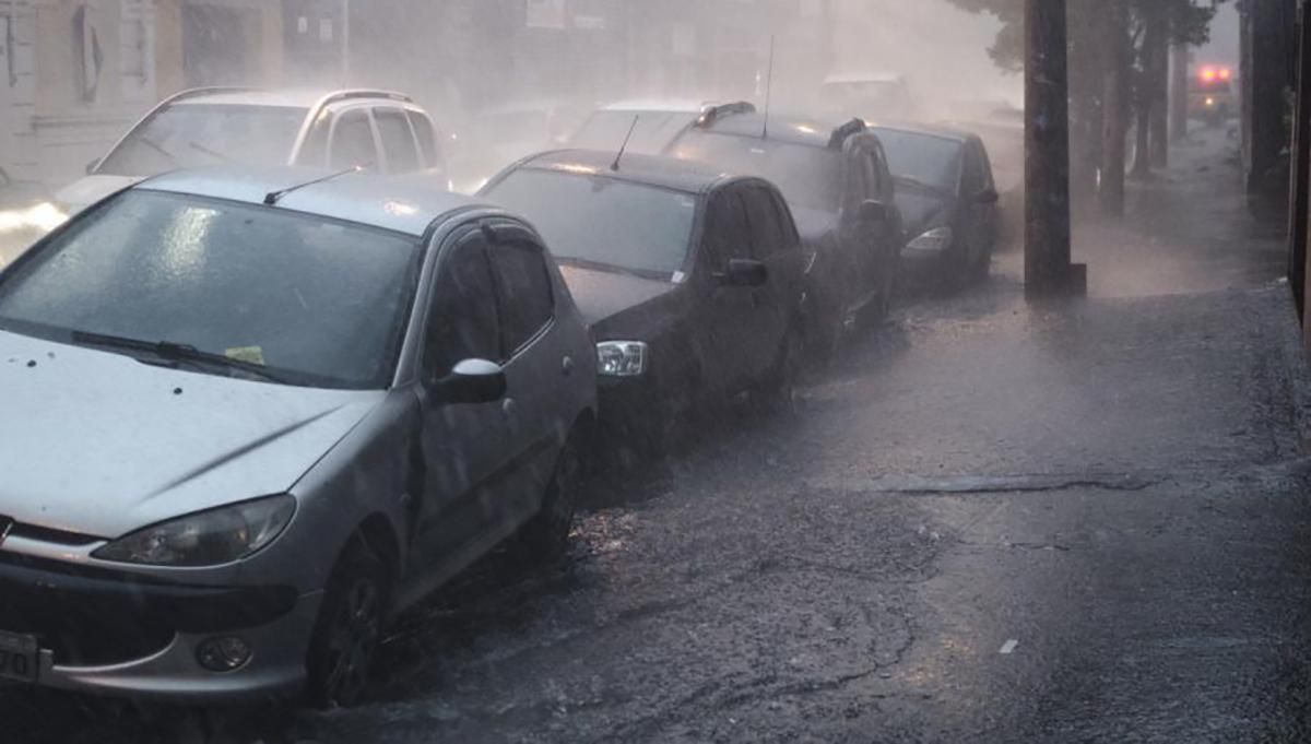 В Польше пронесся разрушительный ураган, есть пострадавшие: фото и видео последствий непогоды