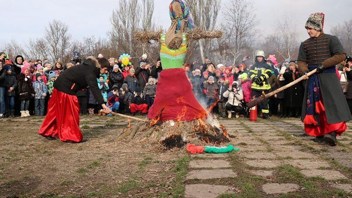 Возрождение традиций: в Запорожье отпраздновали казацкую масленицу