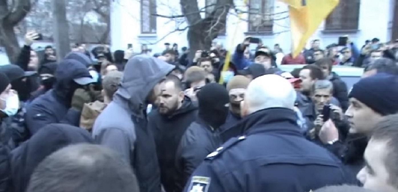 Сутичка під час візиту Порошенка у Черкасах: у "Нацкорпусі" заявили про викрадення активістів 