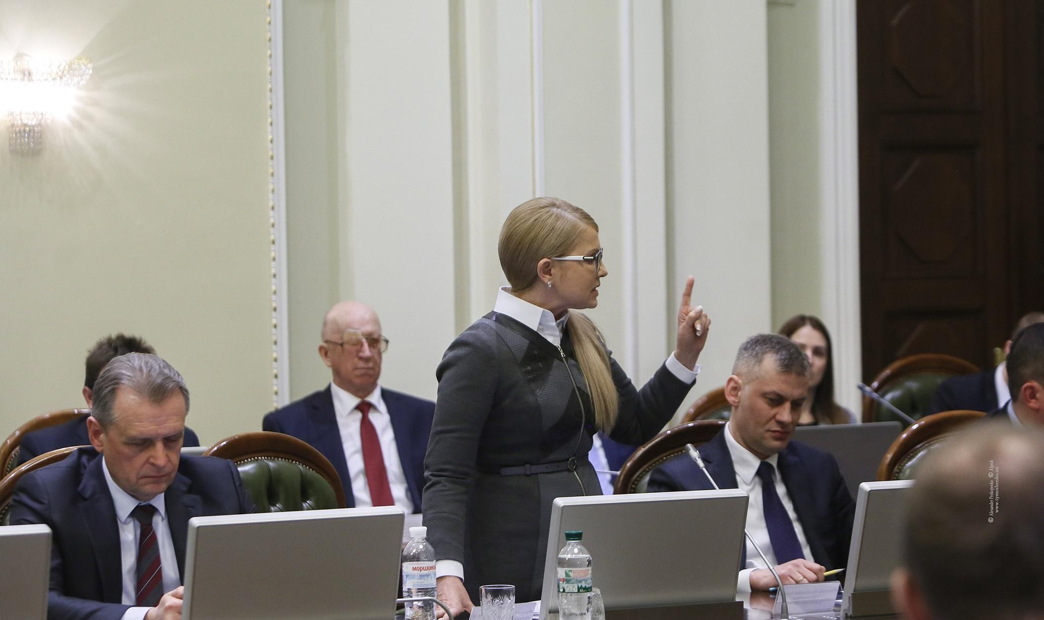 Порошенко має зняти свою кандидатуру з виборів і відповісти перед законом, – Тимошенко