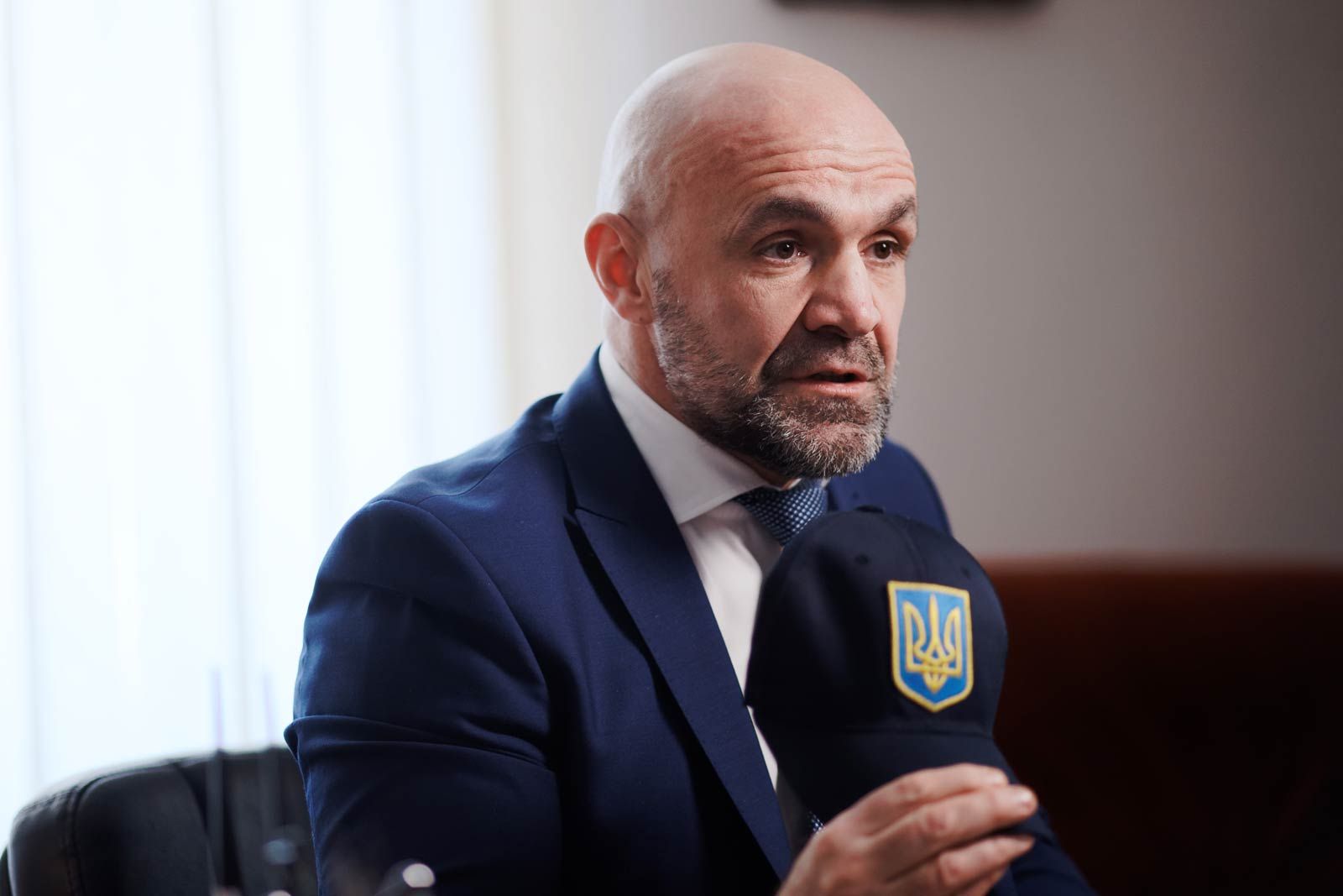 С Мангера сняли электронный браслет и вернули загранпаспорт С Мангера сняли электронный браслет и вернули загранпаспорт