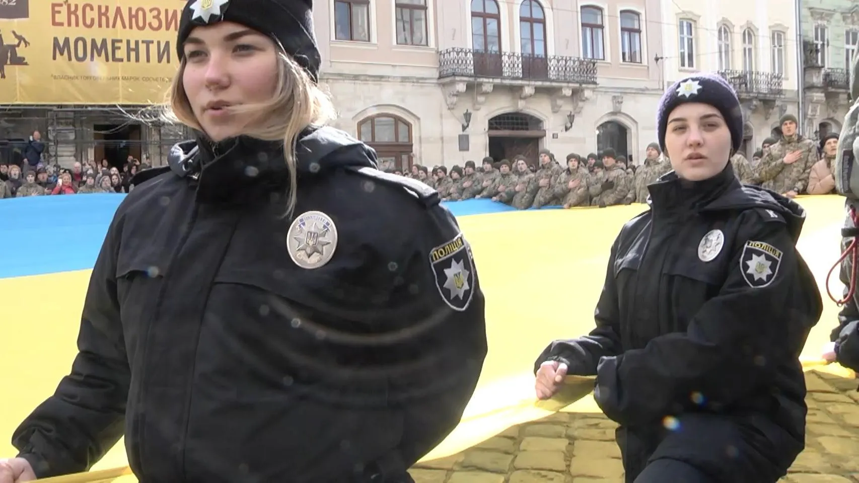у львові сотні людей заспівали гімн у львові сотні людей заспівали гімн