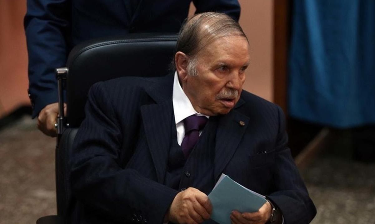 Президент Алжиру зняв свою кандидатуру з виборів, але самі вибори – переніс Президент Алжиру зняв свою кандидатуру з виборів, але самі вибори – переніс