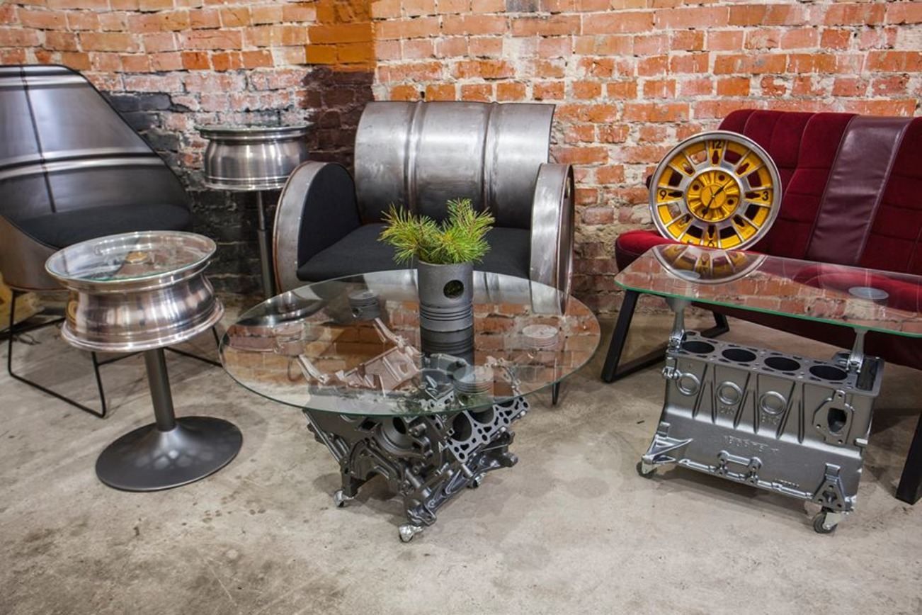 Українець створює унікальні меблі з автозапчастин: вражаючі фото та відео Українець створює унікальні меблі з автозапчастин: вражаючі фото та відео