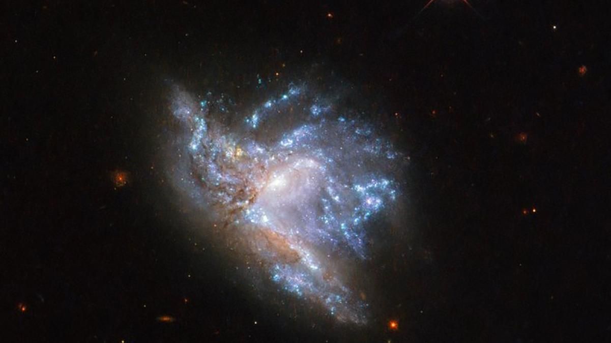 Телескоп Hubble зафиксировал невероятное явление: фото Телескоп Hubble зафиксировал невероятное явление: фото