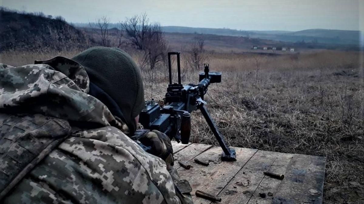 Украинские воины уничтожили двух оккупантов на Донбассе, среди наших – потерь нет