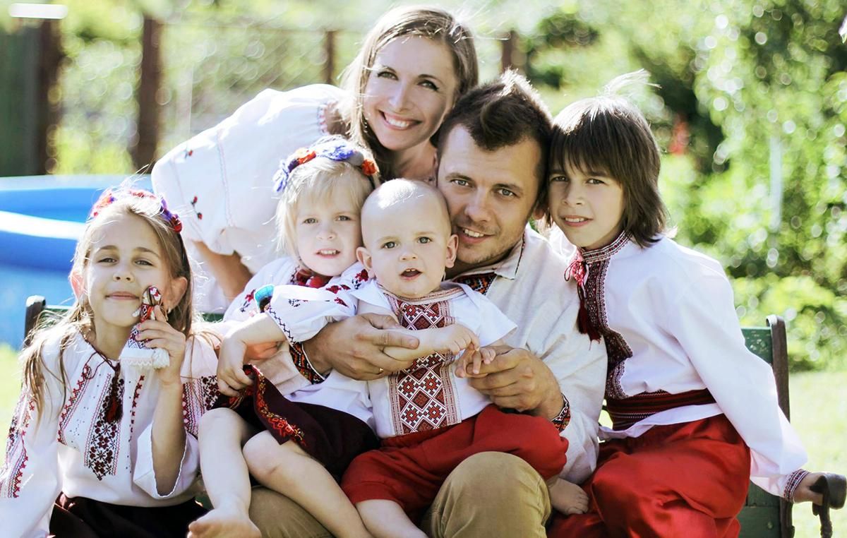 Багатодітним сім'ям в Україні платитимуть більше грошей від держави: відомі суми Багатодітним сім'ям в Україні платитимуть більше грошей від держави: відомі суми