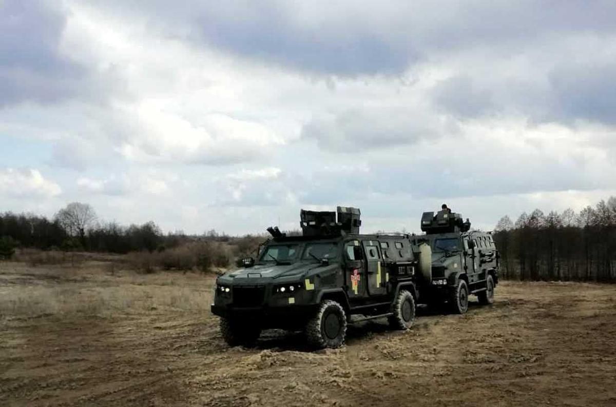 Обстрел и бездорожья: появились эффектные фото испытаний бронированного автомобиля "Козак-2" Обстрел и бездорожья: появились эффектные фото испытаний бронированного автомобиля "Козак-2"