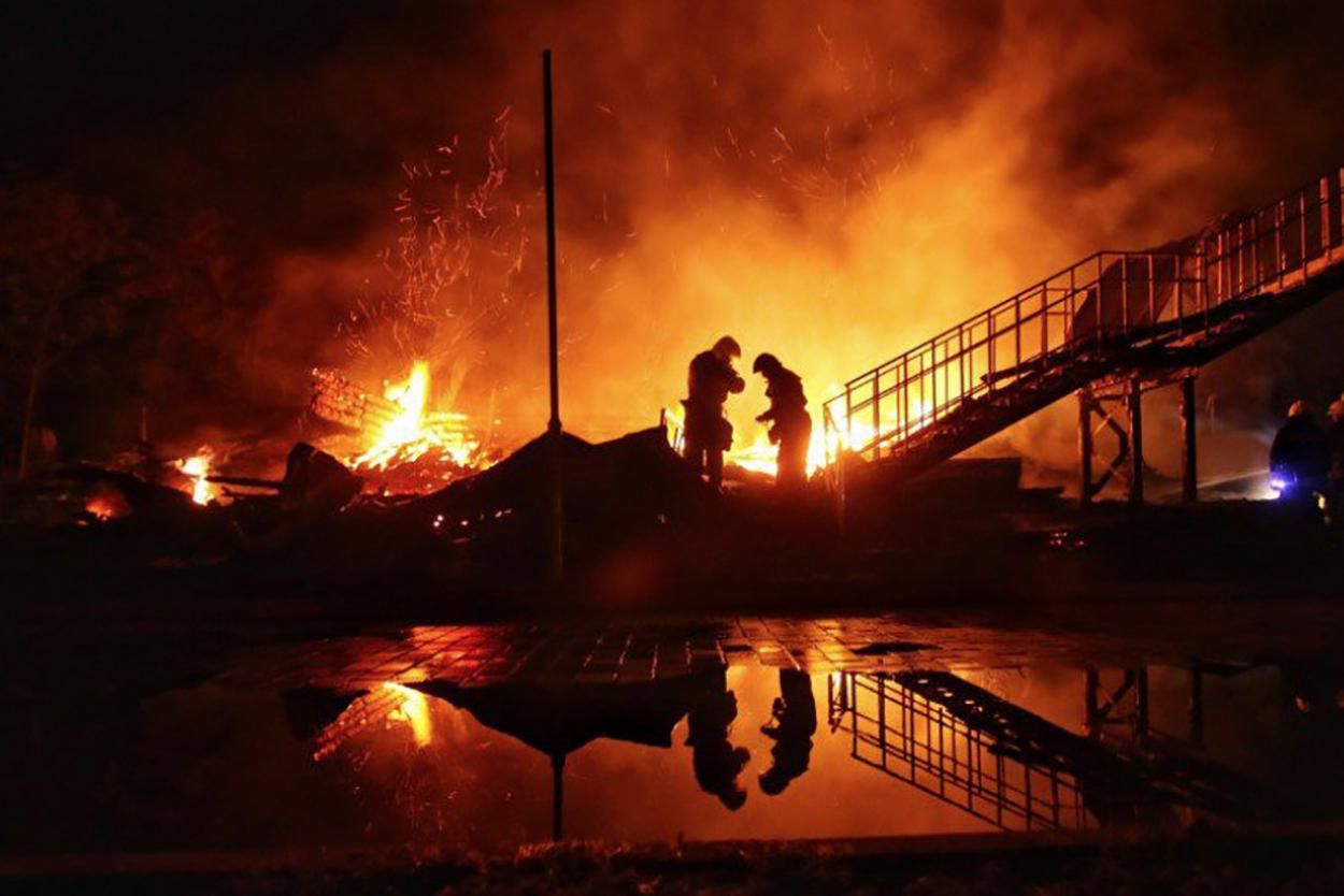 Пожежа у таборі "Вікторія": як батьки загиблих дітей добиваються правди