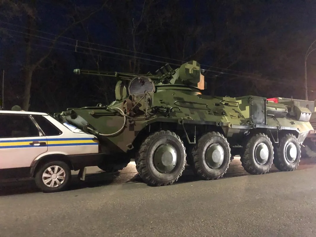 ДТП Київ аварія БТР автомобіль військова інспекція