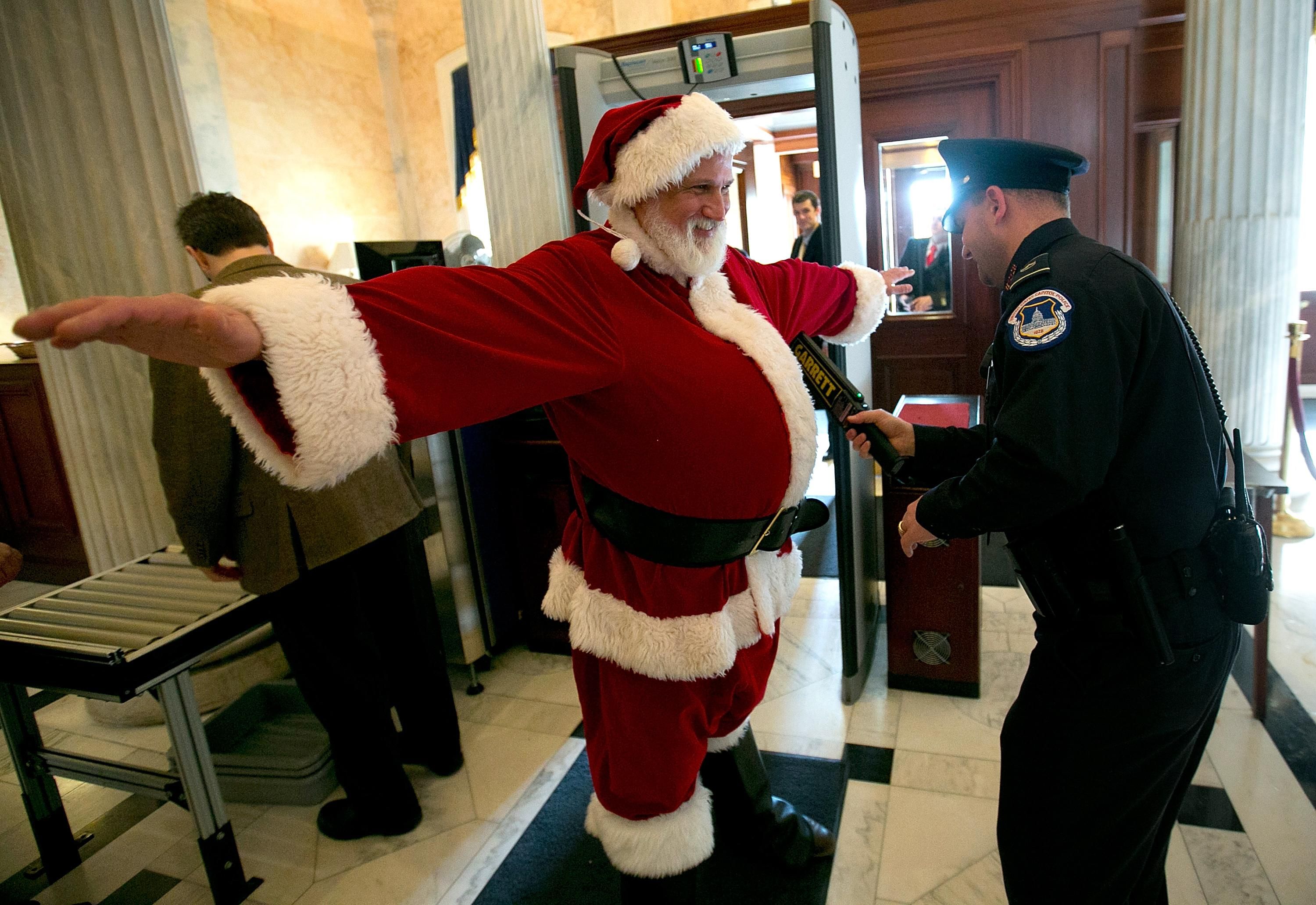 Торговые центры в Украине вооружат рамками-металлоискателями: детали Торговые центры в Украине вооружат рамками-металлоискателями: детали