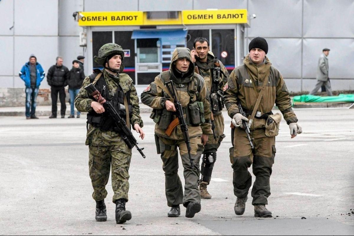 Ще більше зброї, призов та залякування наступом ЗСУ: як бойовики готуються до виборів в Україні